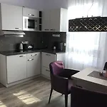 Apartmenthaus Burgenheimat In Bei Koblenz