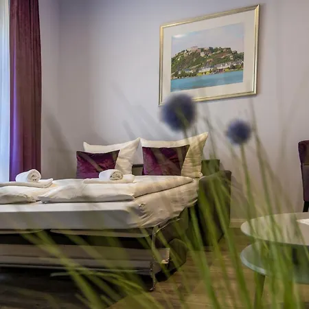 Apartmenthaus Burgenheimat In Bei Koblenz Apartment Rhens