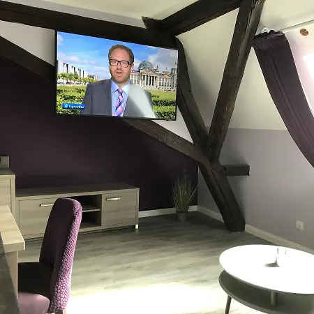 Apartmenthaus Burgenheimat In Bei Koblenz アパート