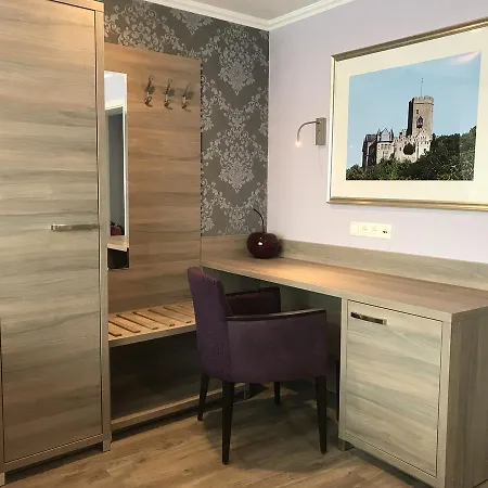 Apartmenthaus Burgenheimat In Bei Koblenz アパート