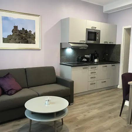 Apartmenthaus Burgenheimat In Bei Koblenz *