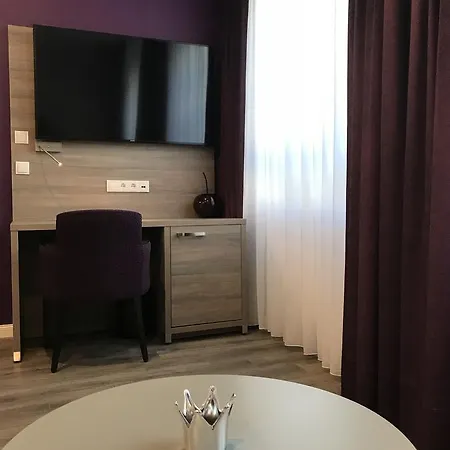Apartmenthaus Burgenheimat In Bei Koblenz *