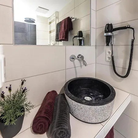 Apartmenthaus Burgenheimat In Bei Koblenz * Rhens