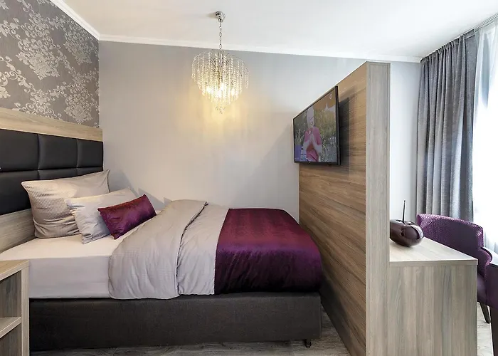 公寓 Apartmenthaus Burgenheimat In Bei Koblenz 伦斯