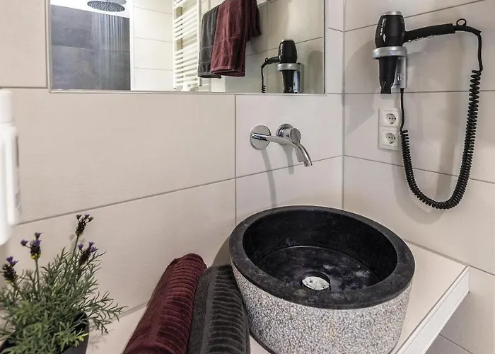 Apartmenthaus Burgenheimat In Bei Koblenz * Rhens