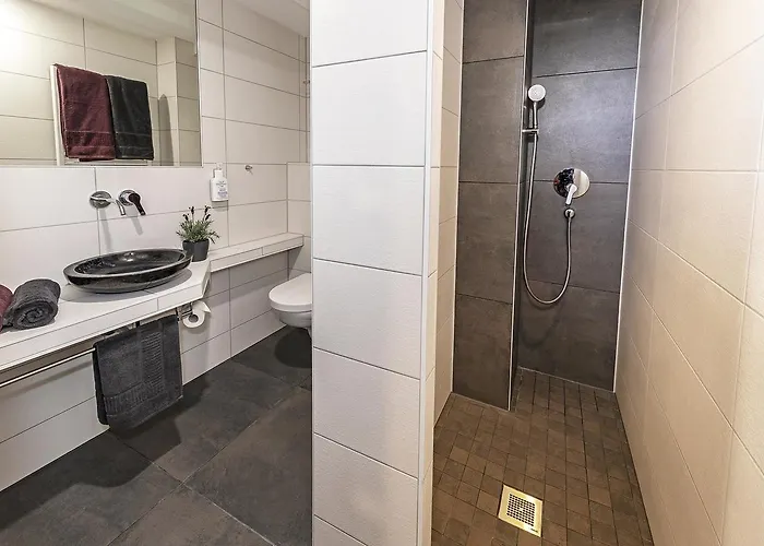 Apartmenthaus Burgenheimat In Bei Koblenz * 伦斯