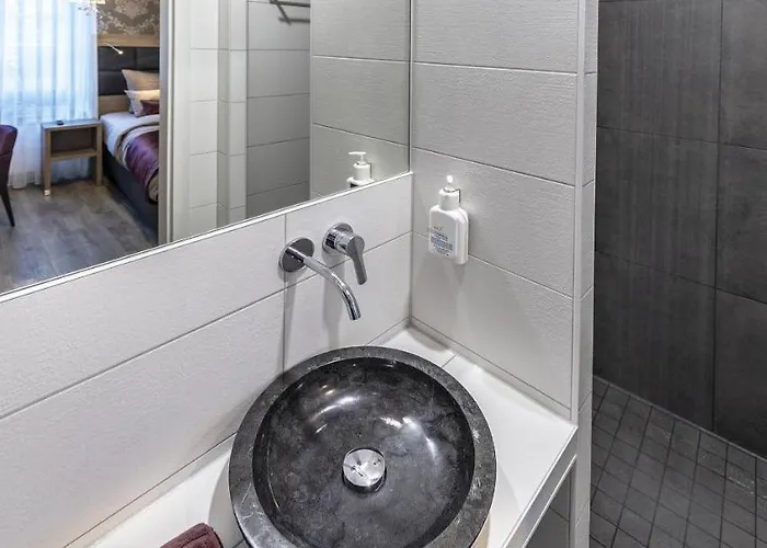 Apartmenthaus Burgenheimat In Bei Koblenz * Rhens