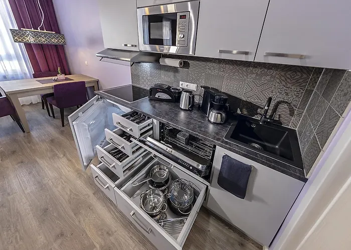 公寓 Apartmenthaus Burgenheimat In Bei Koblenz 伦斯